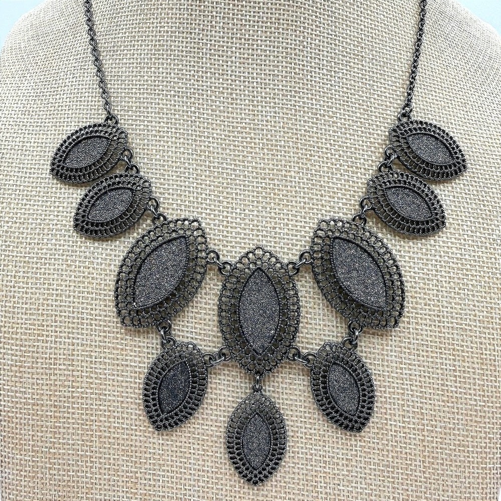 Vintage 90s Bib Necklace Gunmetal Shimmer Silver Marquise Statement Boho Jewelry